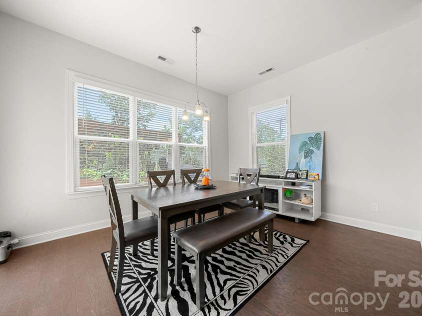 5005 Alexander Manor Drive, Charlotte, NC 28270.  MLS# CAR4388391, YatesRealty ID 32994. Breakfast Nook