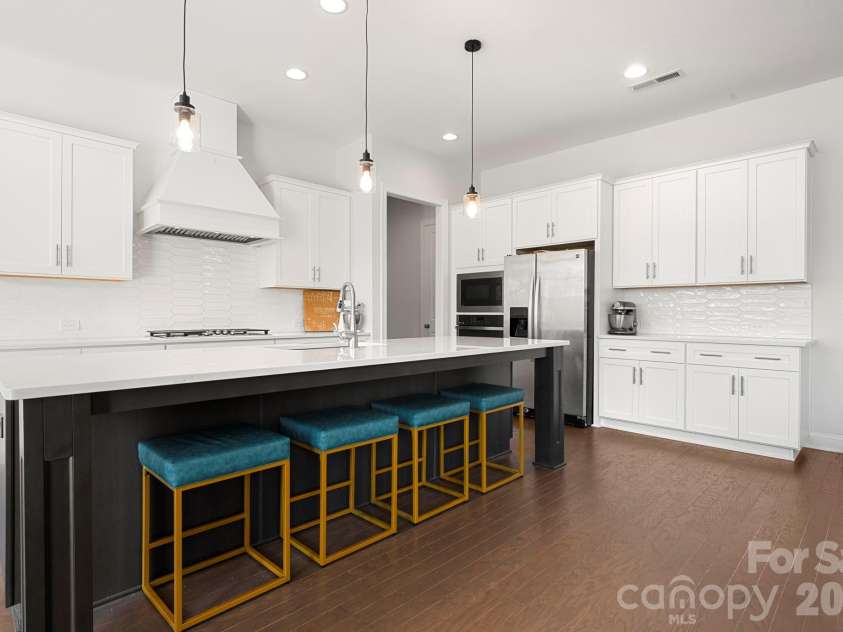 5005 Alexander Manor Drive, Charlotte, NC 28270.  MLS# CAR4388391, YatesRealty ID 32994. Kitchen