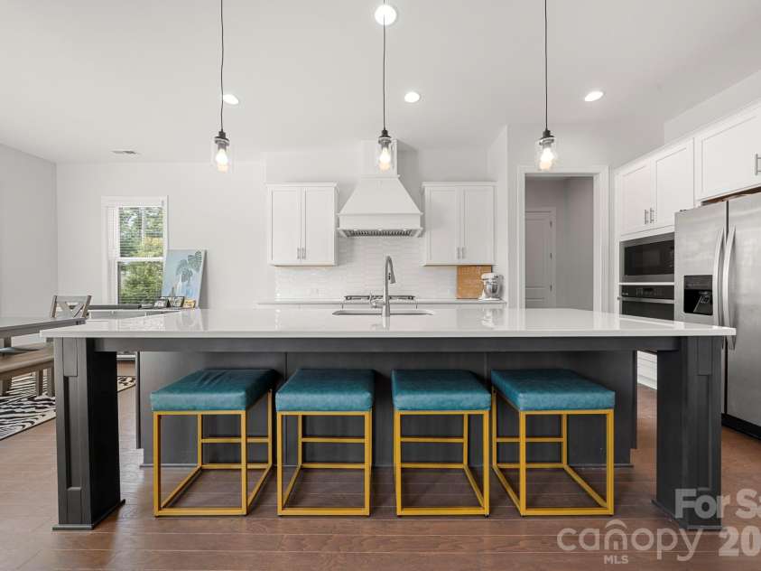 5005 Alexander Manor Drive, Charlotte, NC 28270.  MLS# CAR4388391, YatesRealty ID 32994. Kitchen