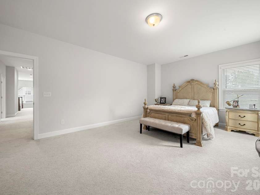 5005 Alexander Manor Drive, Charlotte, NC 28270.  MLS# CAR4388391, YatesRealty ID 32994. Primary Suite