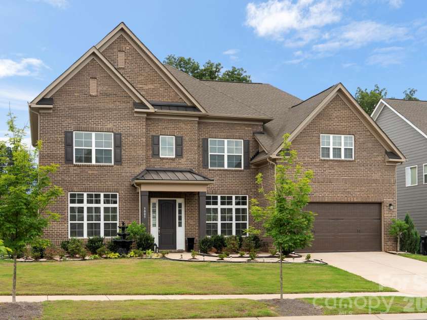 5005 Alexander Manor Drive, Charlotte, NC 28270.  MLS# CAR4388391, YatesRealty ID 32994. Welcome Home!