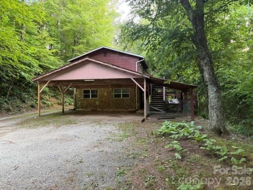 116 Heavenly View Drive, Sylva, NC 28779.  MLS# CAR4397099, YatesRealty ID 32995. 