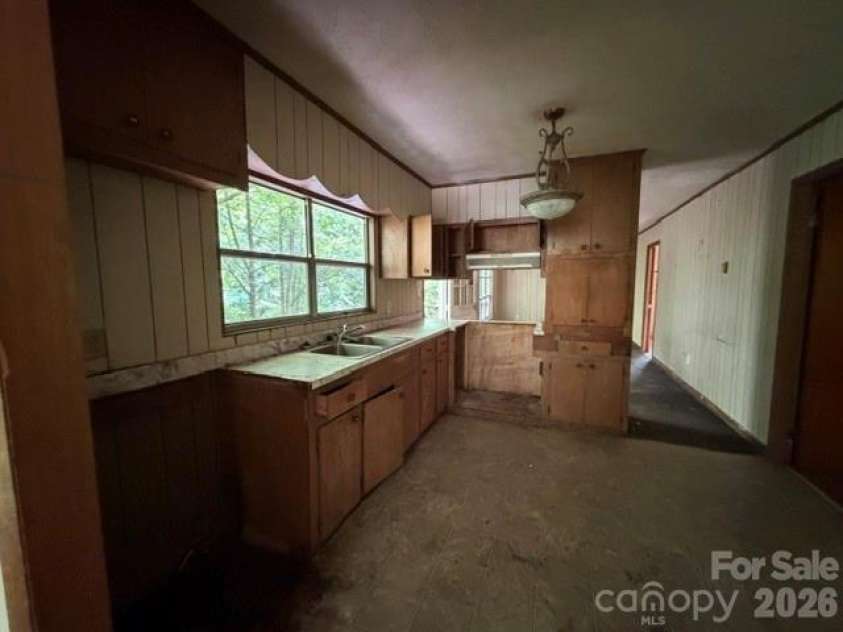 116 Heavenly View Drive, Sylva, NC 28779.  MLS# CAR4397099, YatesRealty ID 32995. 