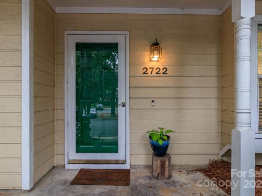 2722 Tiergarten Lane, Charlotte, NC 28210.  MLS# CAR4290343, YatesRealty ID 32996. 