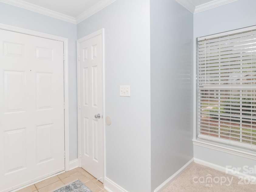 2722 Tiergarten Lane, Charlotte, NC 28210.  MLS# CAR4290343, YatesRealty ID 32996. 
