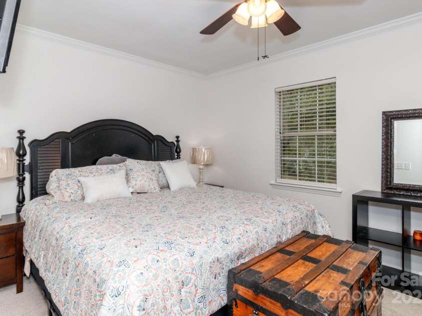 2722 Tiergarten Lane, Charlotte, NC 28210.  MLS# CAR4290343, YatesRealty ID 32996. 