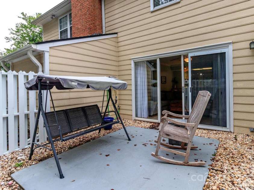 2722 Tiergarten Lane, Charlotte, NC 28210.  MLS# CAR4290343, YatesRealty ID 32996. 