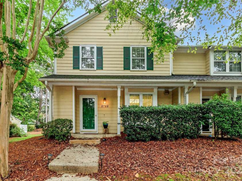 2722 Tiergarten Lane, Charlotte, NC 28210.  MLS# CAR4290343, YatesRealty ID 32996. 
