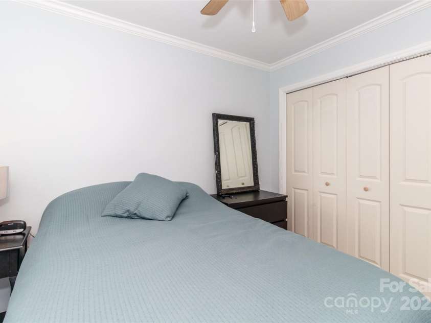 2722 Tiergarten Lane, Charlotte, NC 28210.  MLS# CAR4290343, YatesRealty ID 32996. 