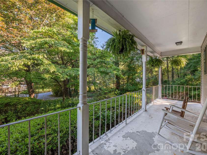 142 Whisperwood Drive, Hendersonville, NC 28791.  MLS# CAR4396470, YatesRealty ID 32997. 