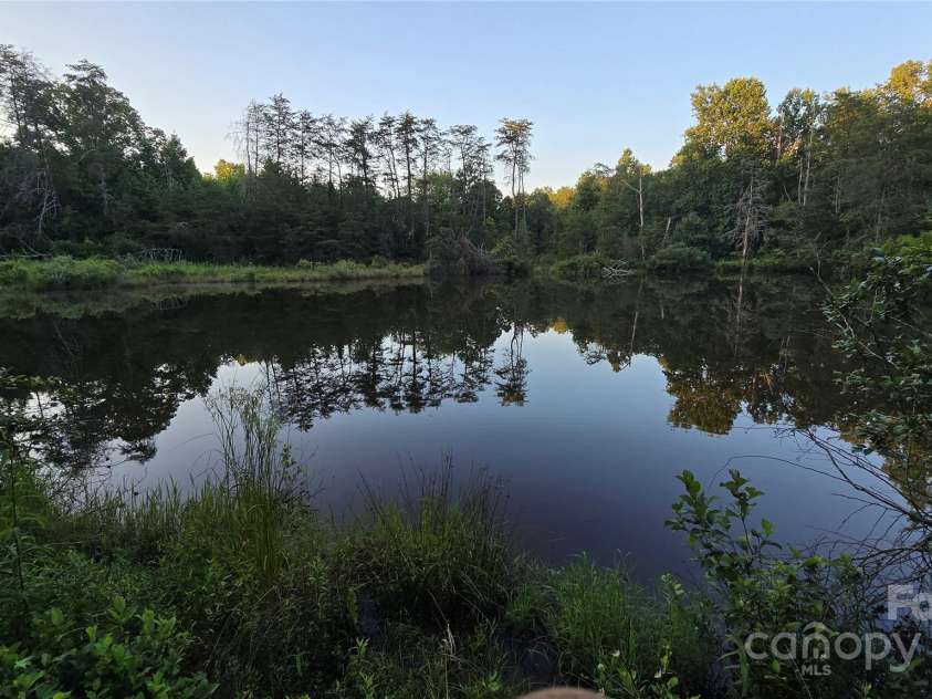 2285 Tarheel Place, Lenoir, NC 28645.  MLS# CAR4288692, YatesRealty ID 32997. 