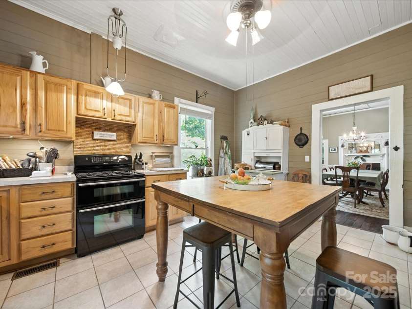 221 Main Street, Clover, SC 29710.  MLS# CAR4307455, YatesRealty ID 33. 