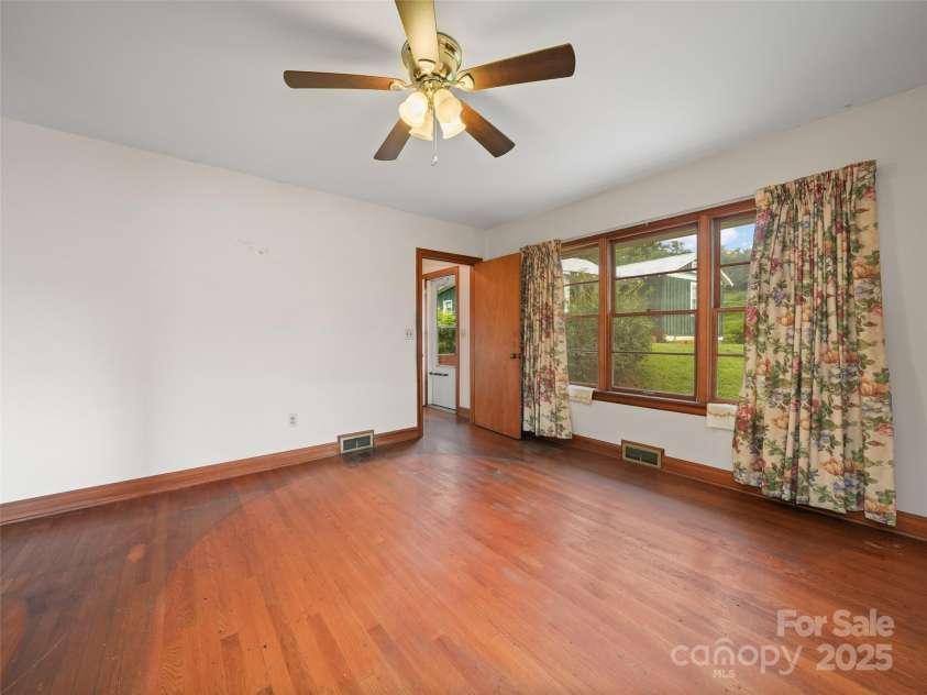 5 Noland Downs Road, Waynesville, NC 28785.  MLS# CAR4294888, YatesRealty ID 33. 