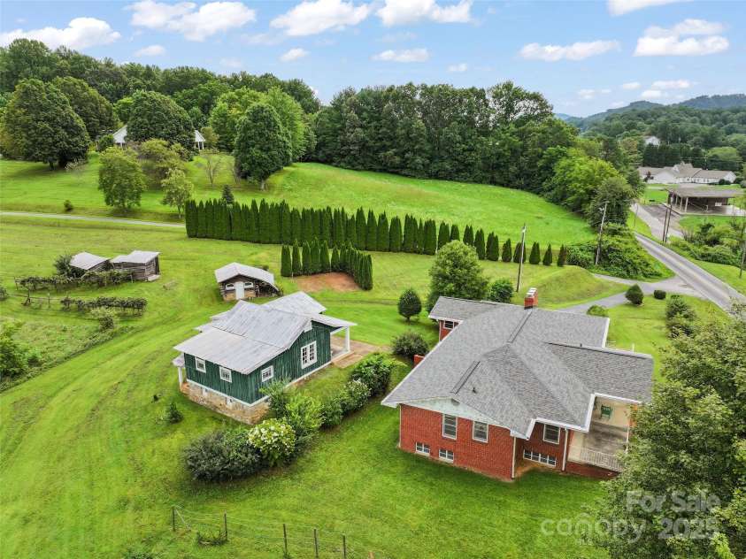 5 Noland Downs Road, Waynesville, NC 28785.  MLS# CAR4294888, YatesRealty ID 33. 