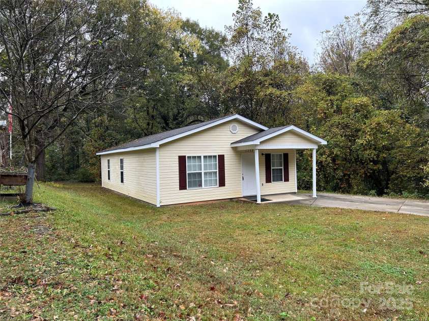 1208 Walnut Avenue, Gastonia, NC 28052.  MLS# CAR4320941, YatesRealty ID 330. 