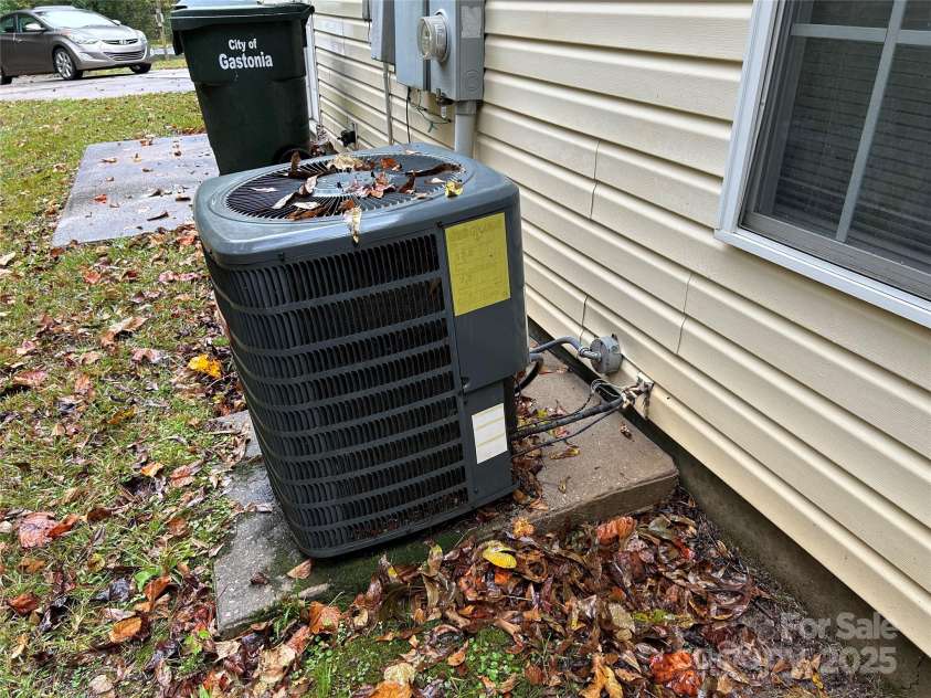 1208 Walnut Avenue, Gastonia, NC 28052.  MLS# CAR4320941, YatesRealty ID 330. 