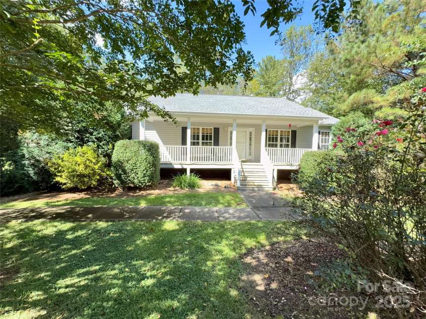 109 Doe Run, Morganton, NC 28655.  MLS# CAR4310513, YatesRealty ID 3300. 