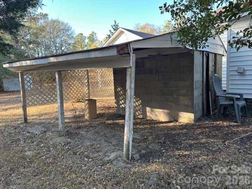 2073 John Munn Road, Bethune, SC 29009.  MLS# CAR4354542, YatesRealty ID 3300. 
