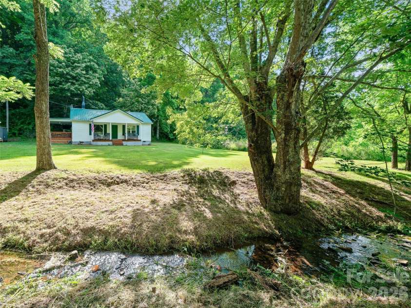 232 Langford Branch Road, Burnsville, NC 28714.  MLS# CAR4393285, YatesRealty ID 33000. 