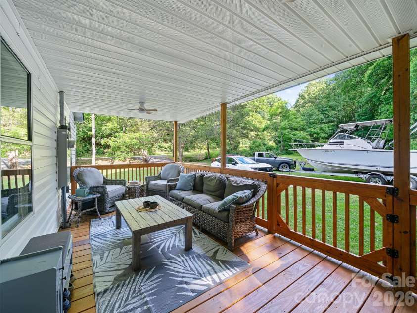 232 Langford Branch Road, Burnsville, NC 28714.  MLS# CAR4393285, YatesRealty ID 33000. 