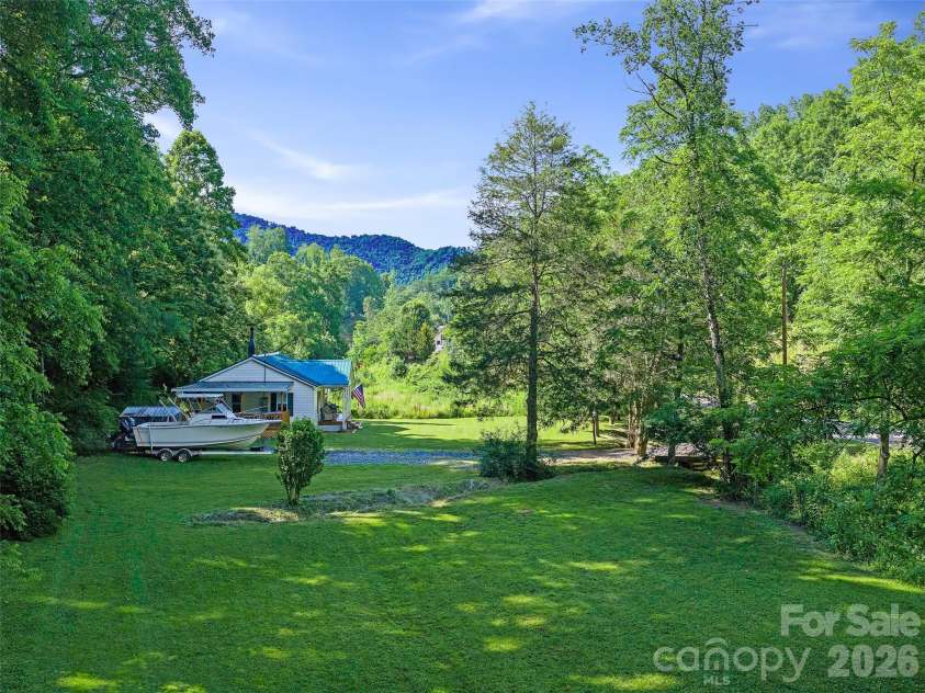 232 Langford Branch Road, Burnsville, NC 28714.  MLS# CAR4393285, YatesRealty ID 33000. 