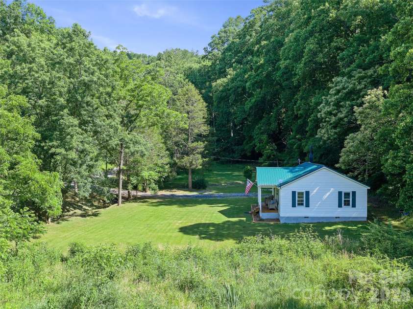 232 Langford Branch Road, Burnsville, NC 28714.  MLS# CAR4393285, YatesRealty ID 33000. 