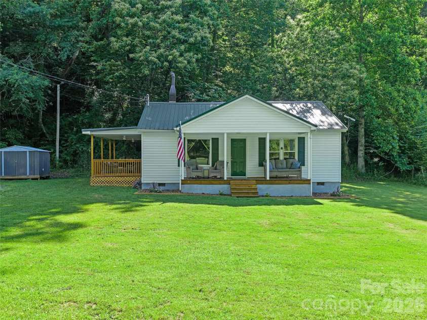 232 Langford Branch Road, Burnsville, NC 28714.  MLS# CAR4393285, YatesRealty ID 33000. 
