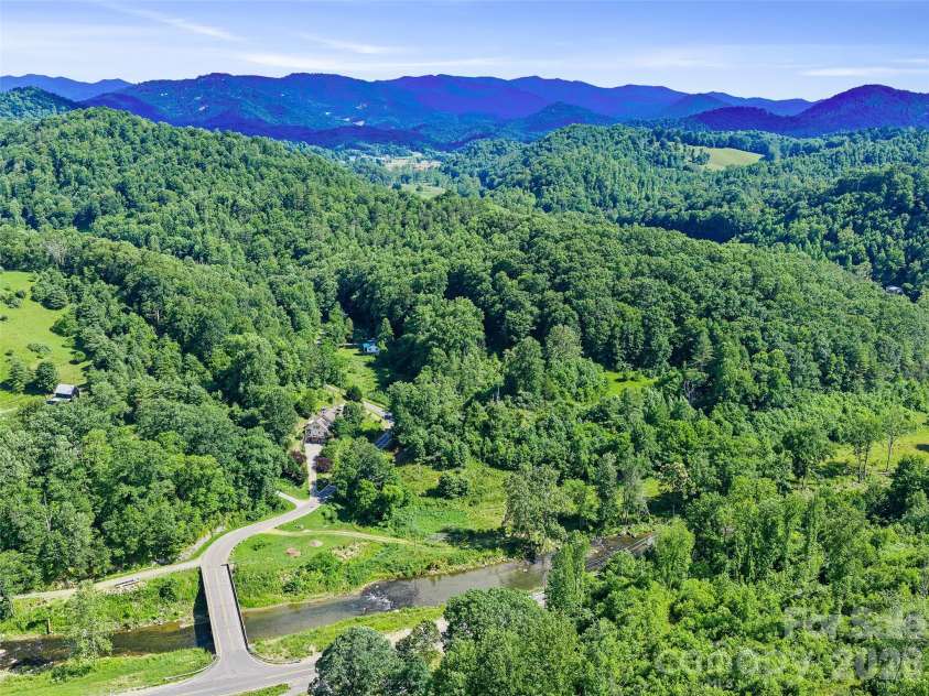 232 Langford Branch Road, Burnsville, NC 28714.  MLS# CAR4393285, YatesRealty ID 33000. 