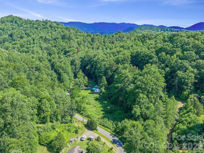 232 Langford Branch Road, Burnsville, NC 28714.  MLS# CAR4393285, YatesRealty ID 33000. 