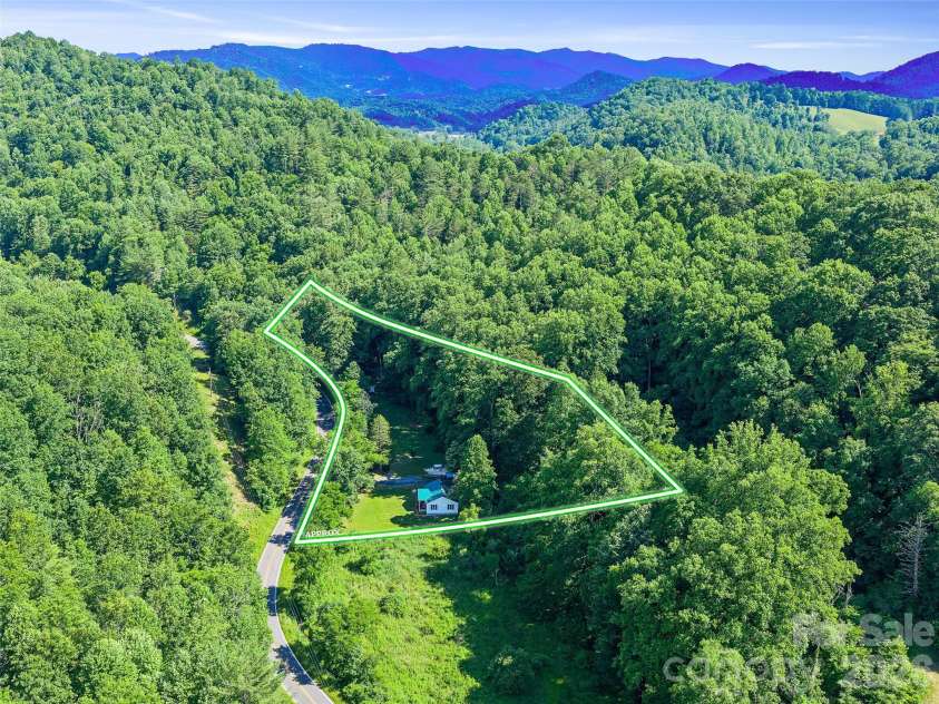 232 Langford Branch Road, Burnsville, NC 28714.  MLS# CAR4393285, YatesRealty ID 33000. 