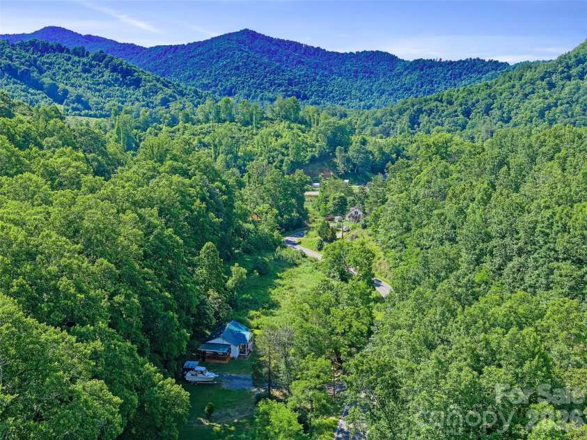232 Langford Branch Road, Burnsville, NC 28714.  MLS# CAR4393285, YatesRealty ID 33000. 