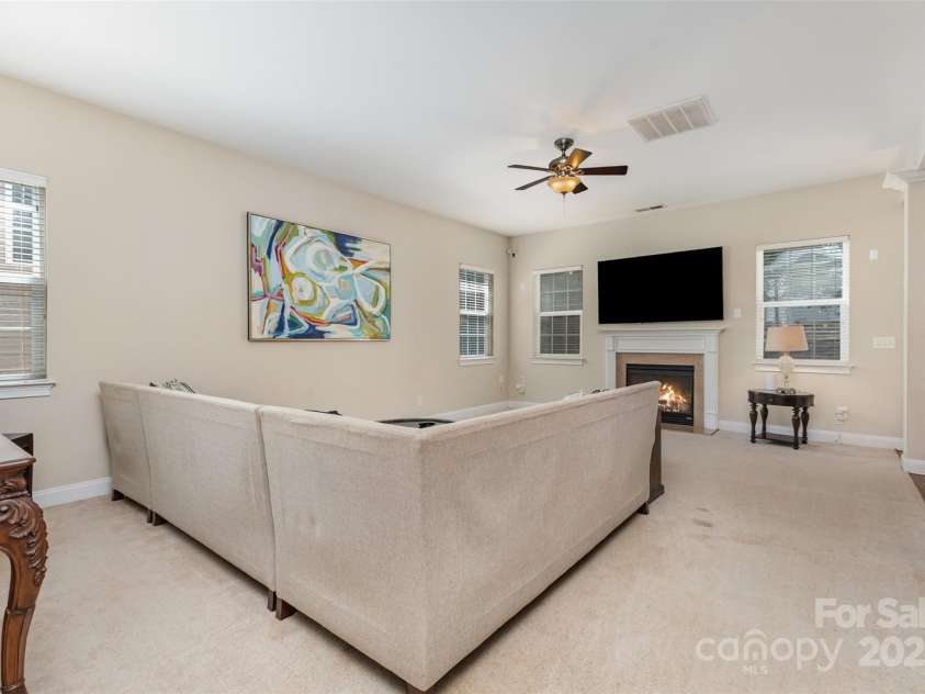 7521 Chaddsley Drive, Huntersville, NC 28078.  MLS# CAR4292056, YatesRealty ID 33000. 