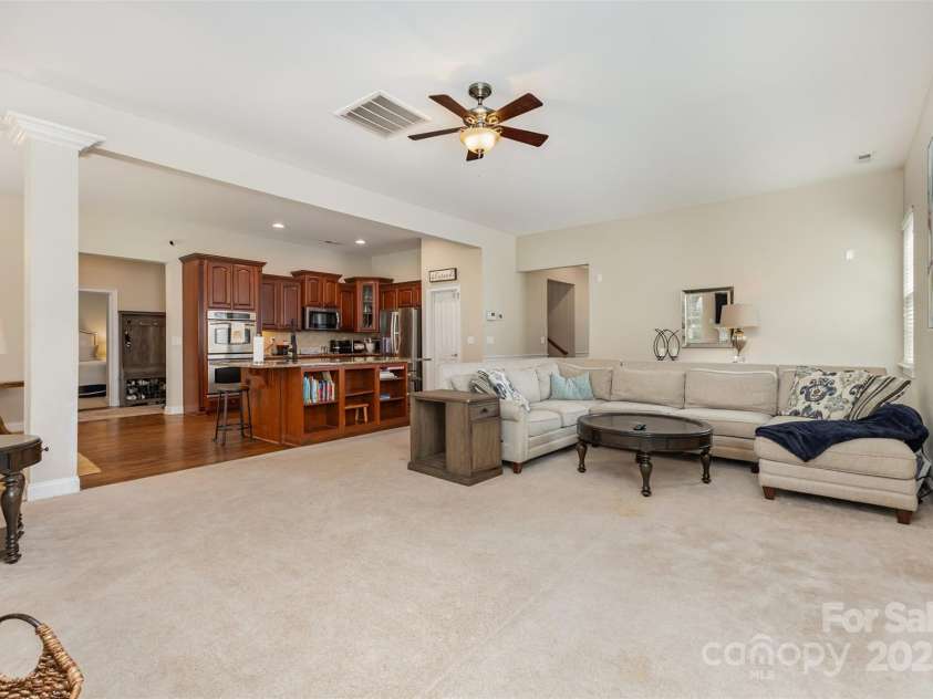7521 Chaddsley Drive, Huntersville, NC 28078.  MLS# CAR4292056, YatesRealty ID 33000. 