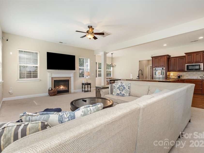 7521 Chaddsley Drive, Huntersville, NC 28078.  MLS# CAR4292056, YatesRealty ID 33000. 