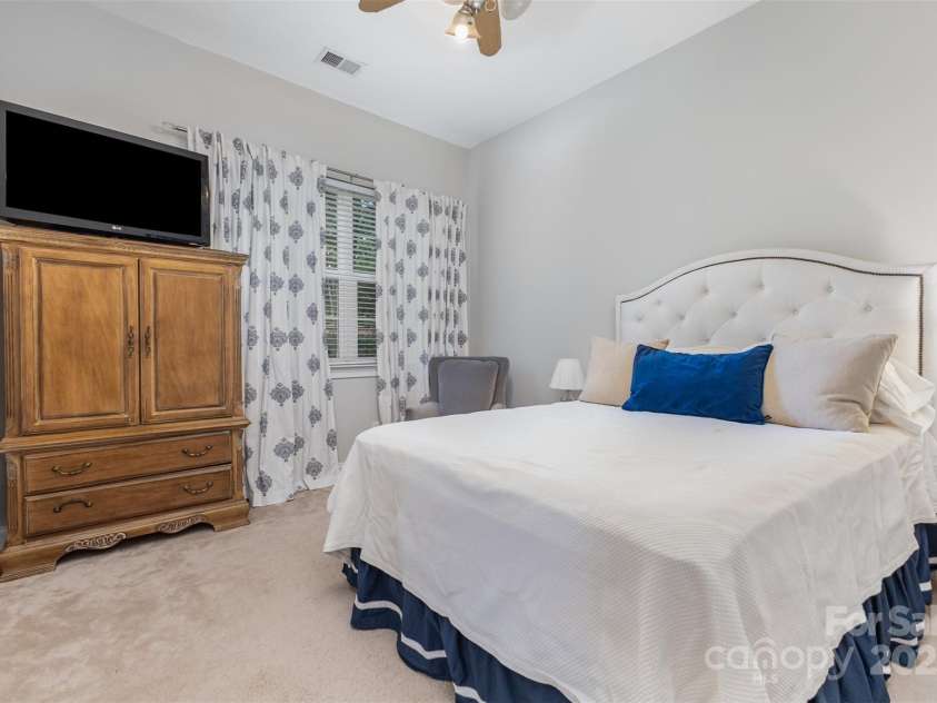 7521 Chaddsley Drive, Huntersville, NC 28078.  MLS# CAR4292056, YatesRealty ID 33000. 
