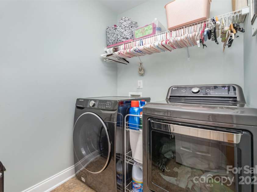 7521 Chaddsley Drive, Huntersville, NC 28078.  MLS# CAR4292056, YatesRealty ID 33000. 