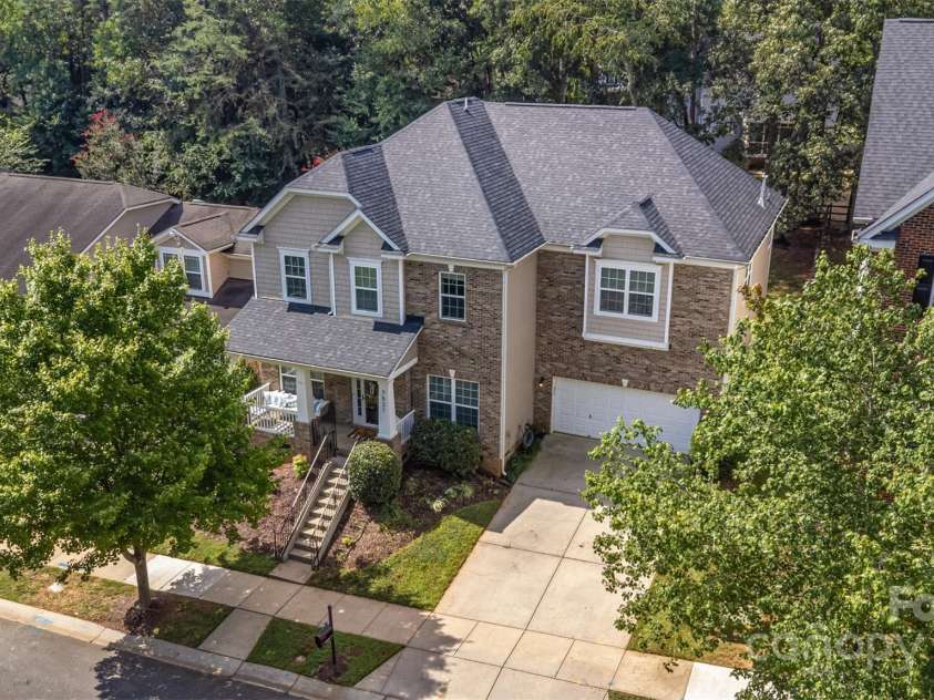 7521 Chaddsley Drive, Huntersville, NC 28078.  MLS# CAR4292056, YatesRealty ID 33000. 