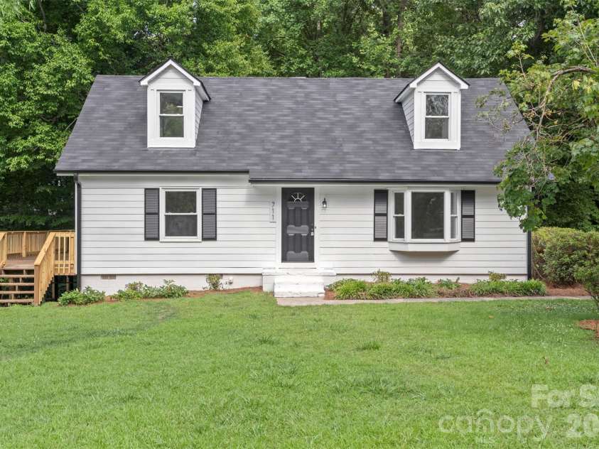 711 King Arthur Drive, Gastonia, NC 28056.  MLS# CAR4392426, YatesRealty ID 33001. 