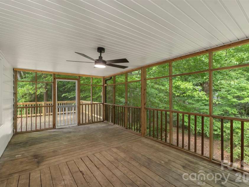 711 King Arthur Drive, Gastonia, NC 28056.  MLS# CAR4392426, YatesRealty ID 33001. 