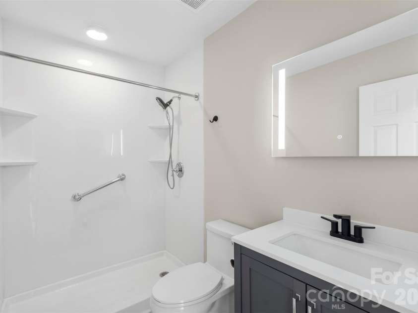 711 King Arthur Drive, Gastonia, NC 28056.  MLS# CAR4392426, YatesRealty ID 33001. 