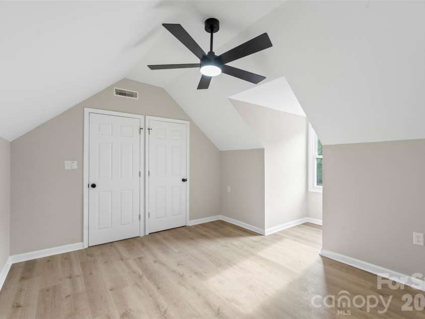 711 King Arthur Drive, Gastonia, NC 28056.  MLS# CAR4392426, YatesRealty ID 33001. 