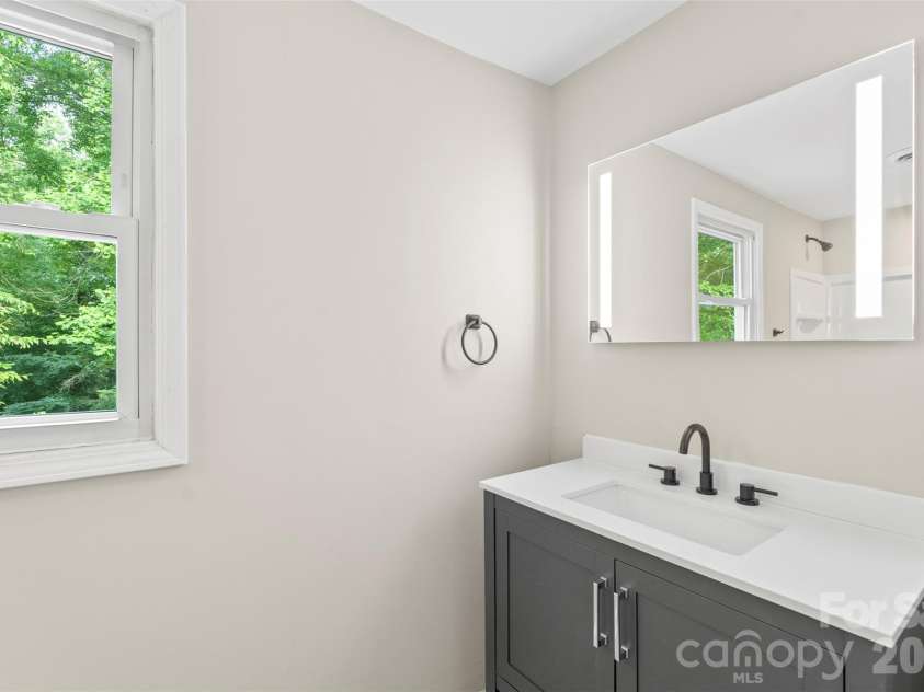 711 King Arthur Drive, Gastonia, NC 28056.  MLS# CAR4392426, YatesRealty ID 33001. 