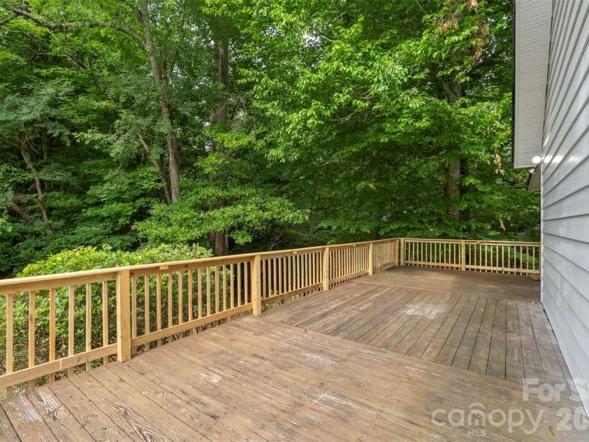 711 King Arthur Drive, Gastonia, NC 28056.  MLS# CAR4392426, YatesRealty ID 33001. 