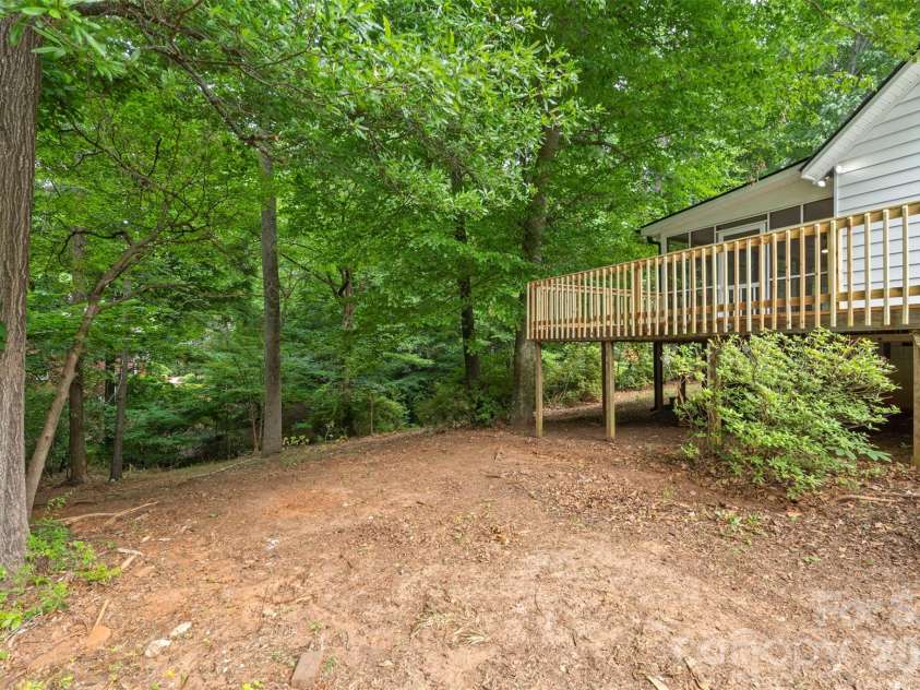 711 King Arthur Drive, Gastonia, NC 28056.  MLS# CAR4392426, YatesRealty ID 33001. 