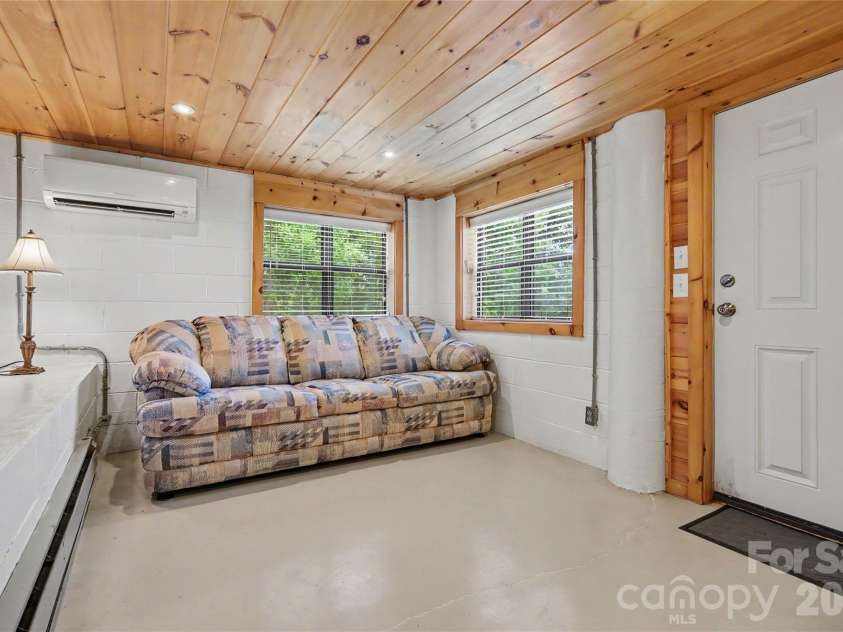 3526 Dogwood Lane, Morganton, NC 28655.  MLS# CAR4396368, YatesRealty ID 33003. 