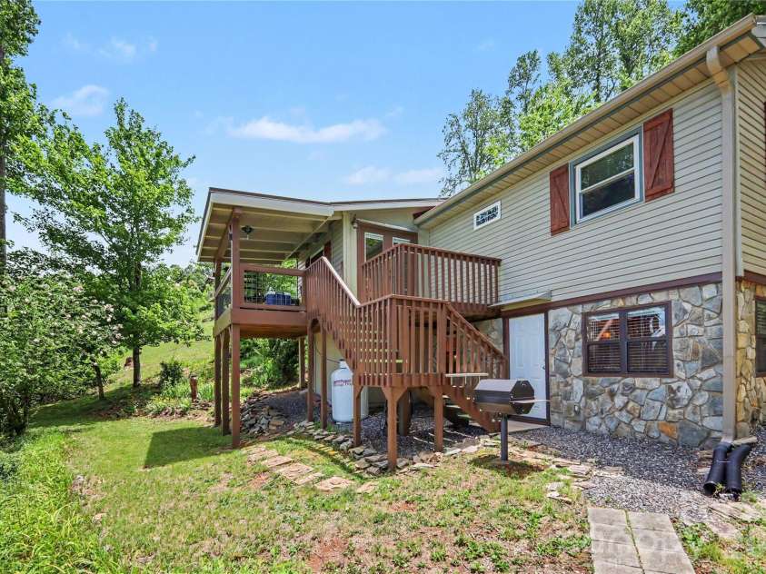 3526 Dogwood Lane, Morganton, NC 28655.  MLS# CAR4396368, YatesRealty ID 33003. 