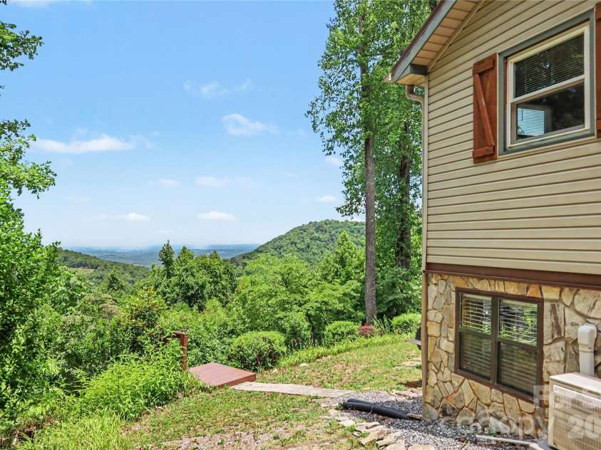 3526 Dogwood Lane, Morganton, NC 28655.  MLS# CAR4396368, YatesRealty ID 33003. 
