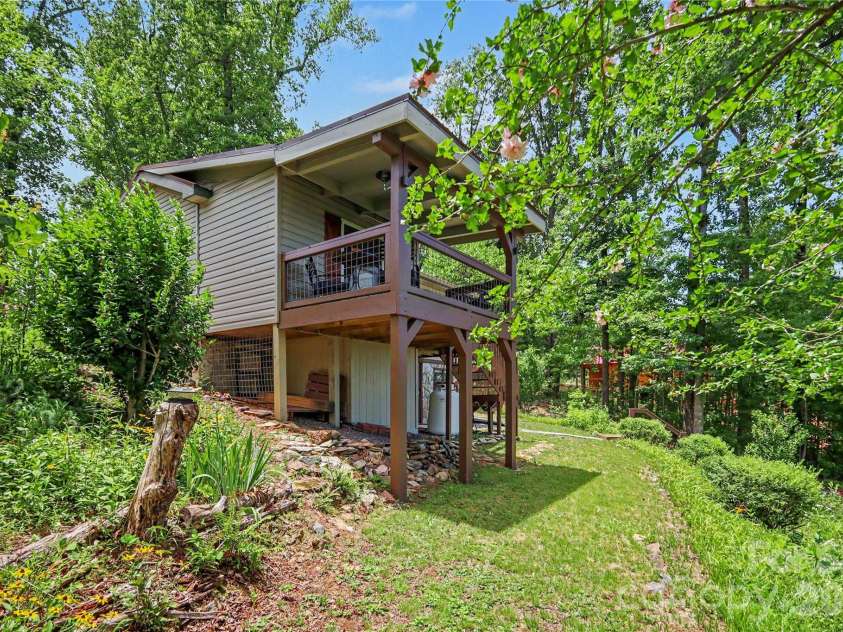 3526 Dogwood Lane, Morganton, NC 28655.  MLS# CAR4396368, YatesRealty ID 33003. 