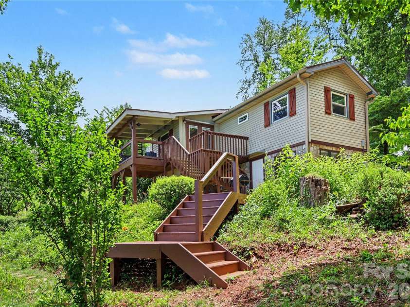 3526 Dogwood Lane, Morganton, NC 28655.  MLS# CAR4396368, YatesRealty ID 33003. 