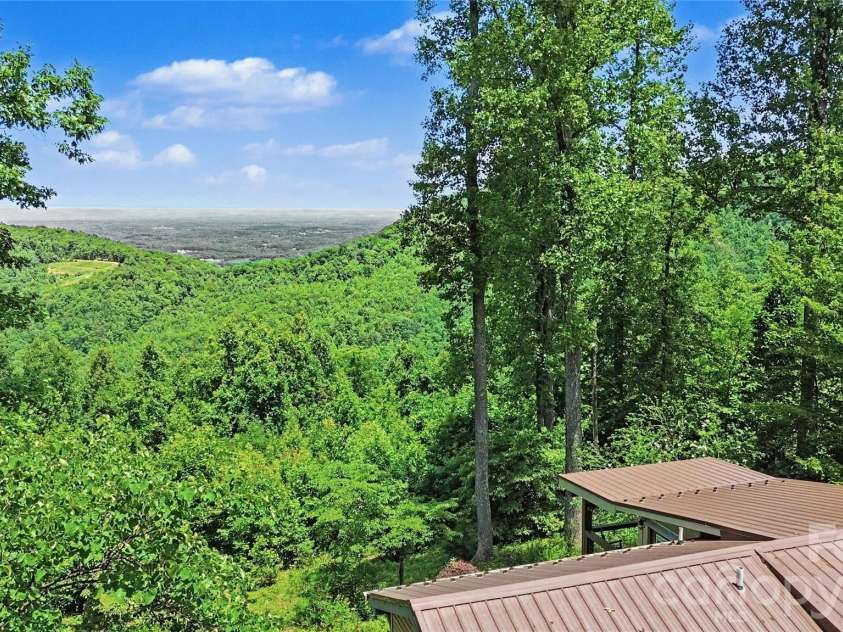 3526 Dogwood Lane, Morganton, NC 28655.  MLS# CAR4396368, YatesRealty ID 33003. 